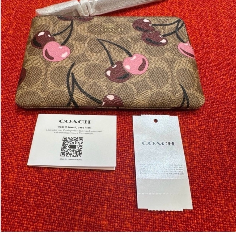 ❤️❤️❤️Authentic Coach wallet/wristlet ❤️❤️